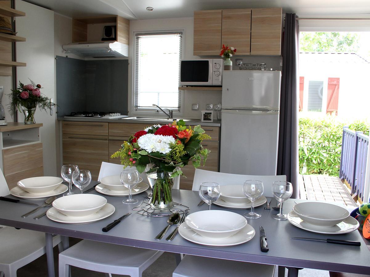 Camping Resort Les Champs Blancs Agde Exterior foto