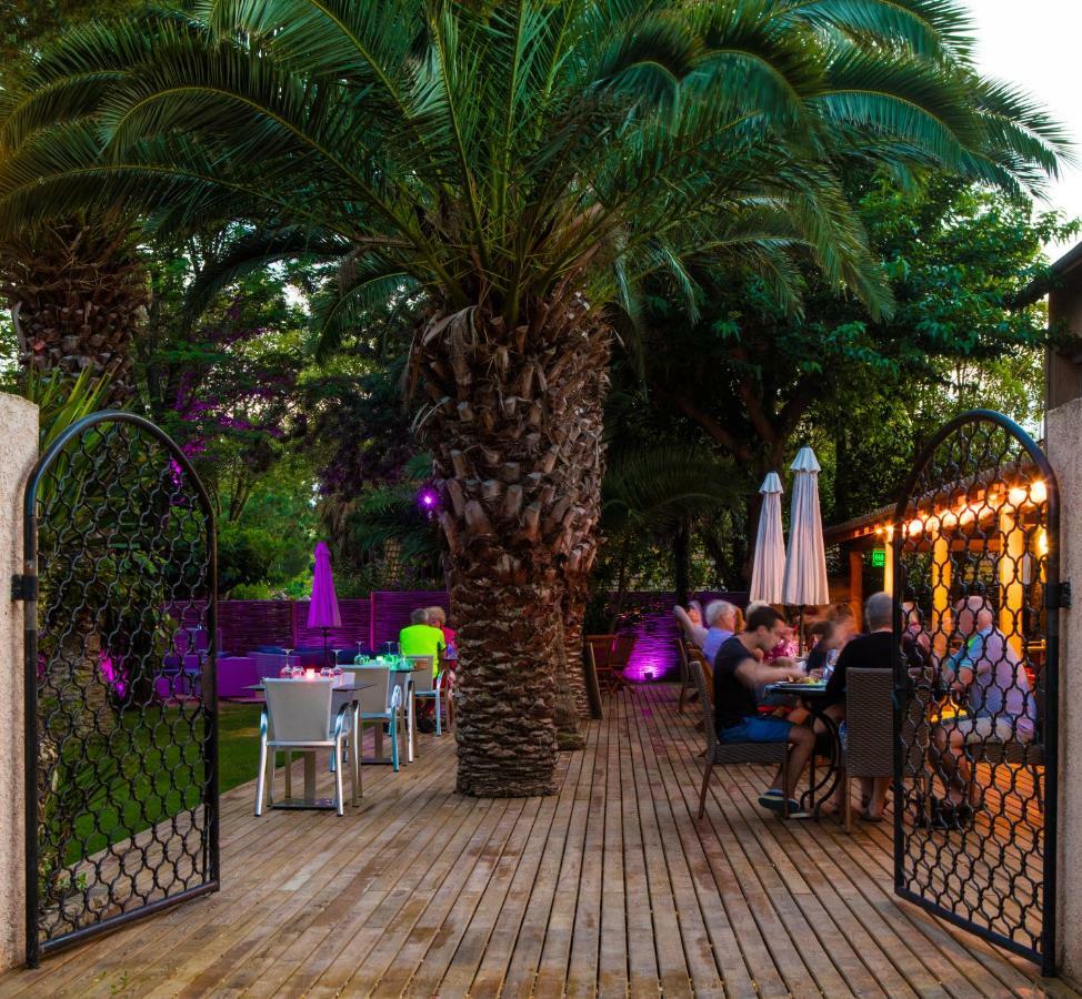 Camping Resort Les Champs Blancs Agde Exterior foto
